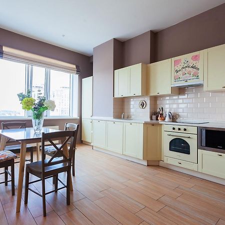 Stylish Views Apartments In The Parasol. Parus .Obolonskaya Embankment Kiev Exterior foto